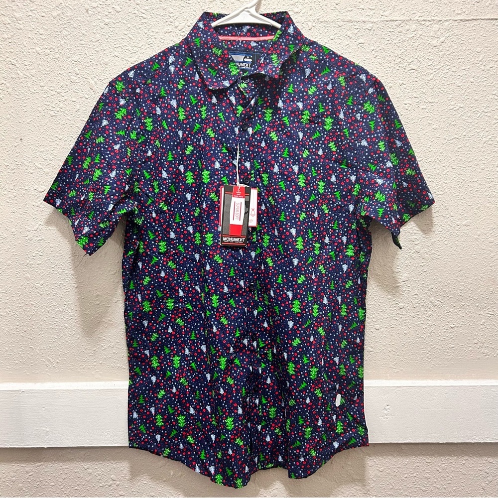 Monument Navy Christmas Tree Holiday Short Sleeve Button Front Shirt NWT M
